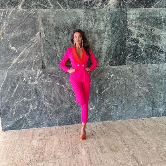 Gorgeous Lavish Alice statement collar colour block blazer in magenta pink - Picture 3 of 14